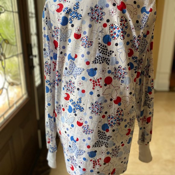 Scrub Top Long Sleeve Size XS- runs slightly big - Picture 6 of 9
